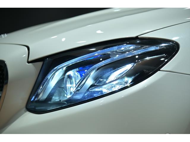 Eクラス E200 クーペ スポーツ パノラマスライディングル-フ/赤・黒革シ-ト/シ-トヒ-タ-/アンビエント/ブルメスタ/純正ナビ/フルセグ/全方位カメラ/ヘッドアップディスプレイ/BSM/レザーPKG/エアバランスPKG/ETC/(69枚目)