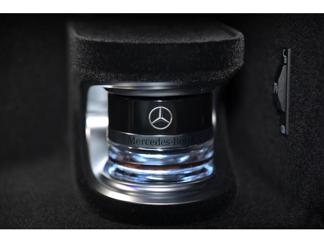 Eクラス E200 クーペ スポーツ パノラマスライディングル-フ/赤・黒革シ-ト/シ-トヒ-タ-/アンビエント/ブルメスタ/純正ナビ/フルセグ/全方位カメラ/ヘッドアップディスプレイ/BSM/レザーPKG/エアバランスPKG/ETC/(71枚目)