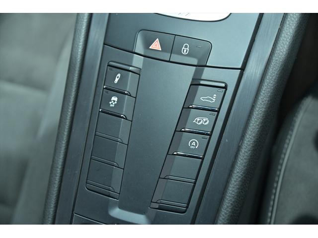 911 911カレラGTS ワンオ-ナ-/スポ-ツクロノPKG/スポ-ツエキゾ-スト/新品ミシュラン【パイロットスポーツ4S】タイヤ/レ-ンチェンジアシスト/パークアシスト/マルチファンクションステアリング/BSM/純正ナビ/(31枚目)