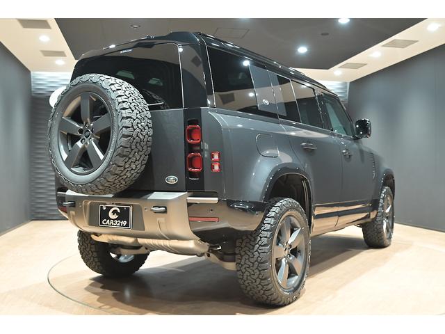 ディフェンダー 110X-ダイナミックHSE D300 ワンオ-ナ-/パノラマスライディングル-フ/黒・白革シート/シートヒータークーラー/MERIDIANサウンド/新品BFグットリッチKO2タイヤ/純正エアサス/純正ナビ/Bluetooth/全方位カメラ(2枚目)