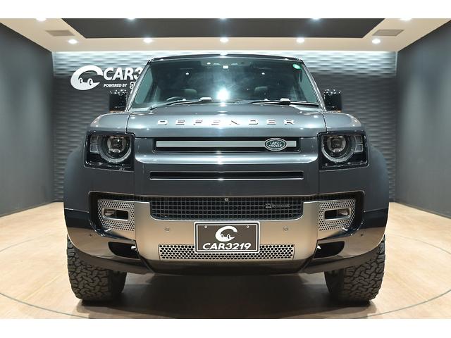 ディフェンダー 110X-ダイナミックHSE D300 ワンオ-ナ-/パノラマスライディングル-フ/黒・白革シート/シートヒータークーラー/MERIDIANサウンド/新品BFグットリッチKO2タイヤ/純正エアサス/純正ナビ/Bluetooth/全方位カメラ(3枚目)