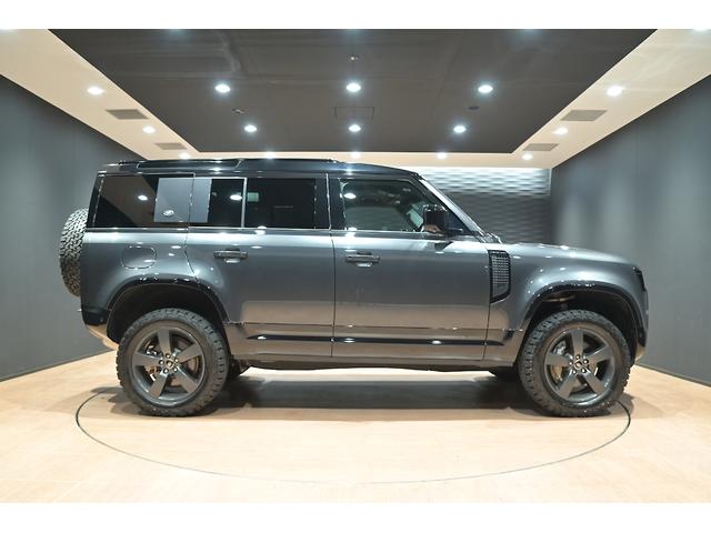 ディフェンダー 110X-ダイナミックHSE D300 ワンオ-ナ-/パノラマスライディングル-フ/黒・白革シート/シートヒータークーラー/MERIDIANサウンド/新品BFグットリッチKO2タイヤ/純正エアサス/純正ナビ/Bluetooth/全方位カメラ(6枚目)