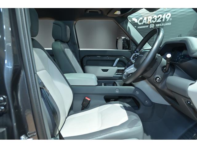 ディフェンダー 110X-ダイナミックHSE D300 ワンオ-ナ-/パノラマスライディングル-フ/黒・白革シート/シートヒータークーラー/MERIDIANサウンド/新品BFグットリッチKO2タイヤ/純正エアサス/純正ナビ/Bluetooth/全方位カメラ(14枚目)