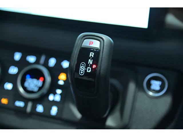 ディフェンダー 110X-ダイナミックHSE D300 ワンオ-ナ-/パノラマスライディングル-フ/黒・白革シート/シートヒータークーラー/MERIDIANサウンド/新品BFグットリッチKO2タイヤ/純正エアサス/純正ナビ/Bluetooth/全方位カメラ(32枚目)