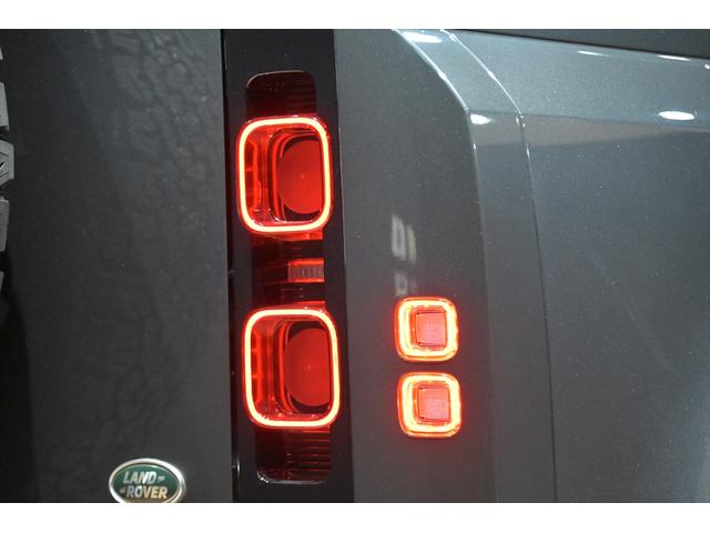 ディフェンダー 110X-ダイナミックHSE D300 ワンオ-ナ-/パノラマスライディングル-フ/黒・白革シート/シートヒータークーラー/MERIDIANサウンド/新品BFグットリッチKO2タイヤ/純正エアサス/純正ナビ/Bluetooth/全方位カメラ(54枚目)