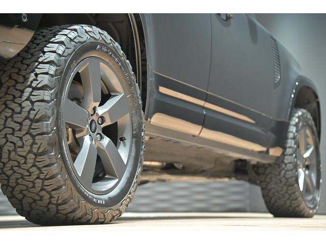 ディフェンダー 110X-ダイナミックHSE D300 ワンオ-ナ-/パノラマスライディングル-フ/黒・白革シート/シートヒータークーラー/MERIDIANサウンド/新品BFグットリッチKO2タイヤ/純正エアサス/純正ナビ/Bluetooth/全方位カメラ(59枚目)