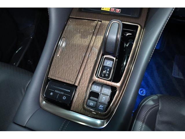 ヴェルファイアハイブリッド Ｚ　プレミア　黒革／モデリスタエアロ（Ｆ・Ｓ・Ｒ）／モデリスタマフラー／シグネチャーイルミブレード／イルミルーフスポイラー／サイドエンブレムイルミ／ピラーライト／ディスプレイオーディオ／リアモニター／ＥＴＣ／全方位（33枚目）