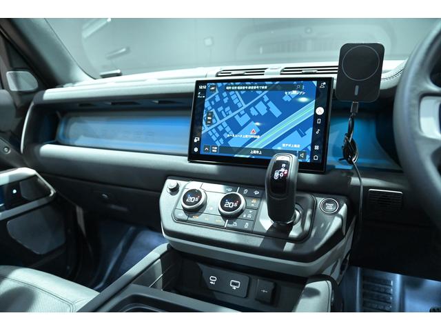 ディフェンダー 130SE D300 ワンオーナー/ブラックアウト/新品ジオランダーX-ATタイヤ/スライディングサンル-フ/メリディアンサウンド/純正エアサス/黒革シート/ブラインドスポット/サイドステップ/純正ナビ/全方位カメラ(15枚目)