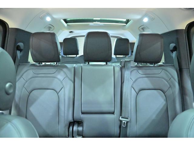 ディフェンダー 130SE D300 ワンオーナー/ブラックアウト/新品ジオランダーX-ATタイヤ/スライディングサンル-フ/メリディアンサウンド/純正エアサス/黒革シート/ブラインドスポット/サイドステップ/純正ナビ/全方位カメラ(26枚目)