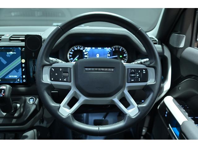 ディフェンダー 130SE D300 ワンオーナー/ブラックアウト/新品ジオランダーX-ATタイヤ/スライディングサンル-フ/メリディアンサウンド/純正エアサス/黒革シート/ブラインドスポット/サイドステップ/純正ナビ/全方位カメラ(28枚目)