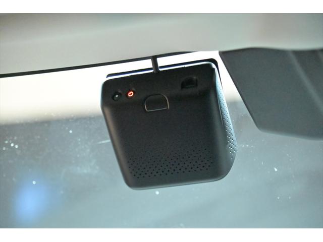 ディフェンダー 130SE D300 ワンオーナー/ブラックアウト/新品ジオランダーX-ATタイヤ/スライディングサンル-フ/メリディアンサウンド/純正エアサス/黒革シート/ブラインドスポット/サイドステップ/純正ナビ/全方位カメラ(40枚目)