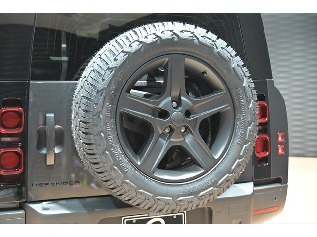 ディフェンダー 130SE D300 ワンオーナー/ブラックアウト/新品ジオランダーX-ATタイヤ/スライディングサンル-フ/メリディアンサウンド/純正エアサス/黒革シート/ブラインドスポット/サイドステップ/純正ナビ/全方位カメラ(58枚目)