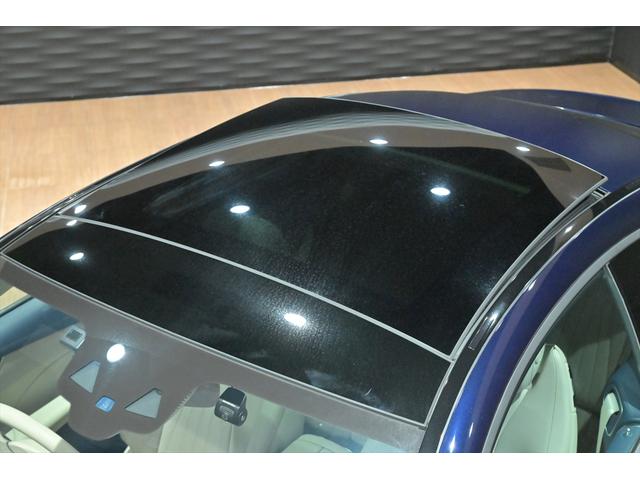 Eクラス E200 クーペ スポーツ ブルメスター/白革/純正AMG19インチAW/スライディングガラスルーフ/アンビエントライト/BSM/フルセグ/HDDナビ/全方位カメラ/ETC/ドライブレコーダー/クルコン/パフュームアトマイザー(9枚目)