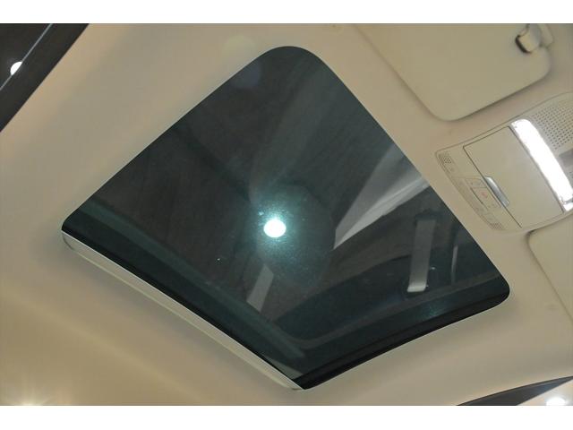 Eクラス E200 クーペ スポーツ ブルメスター/白革/純正AMG19インチAW/スライディングガラスルーフ/アンビエントライト/BSM/フルセグ/HDDナビ/全方位カメラ/ETC/ドライブレコーダー/クルコン/パフュームアトマイザー(10枚目)