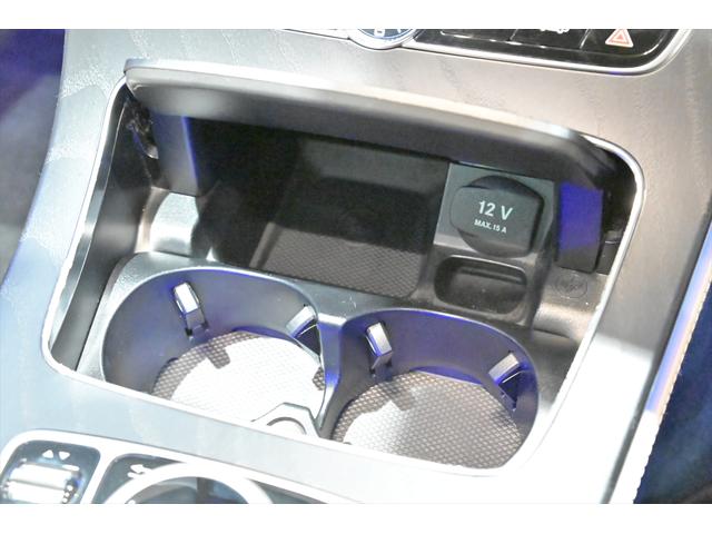 Eクラス E200 クーペ スポーツ ブルメスター/白革/純正AMG19インチAW/スライディングガラスルーフ/アンビエントライト/BSM/フルセグ/HDDナビ/全方位カメラ/ETC/ドライブレコーダー/クルコン/パフュームアトマイザー(32枚目)