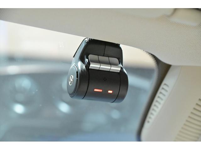 Eクラス E200 クーペ スポーツ ブルメスター/白革/純正AMG19インチAW/スライディングガラスルーフ/アンビエントライト/BSM/フルセグ/HDDナビ/全方位カメラ/ETC/ドライブレコーダー/クルコン/パフュームアトマイザー(39枚目)