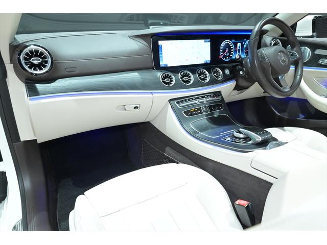 Eクラス E200 カブリオレ スポーツ 白革/シートヒーター/エアバランスPKG/BSM/HUD/純正HDDナビ/フルセグTV/全方位カメラ/カープレイ/アンビエントライト/ETC/ブルメスターサウンド/純正19インチAW/LEDライト(9枚目)