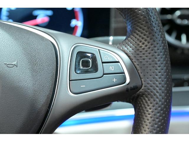 Eクラス E200 カブリオレ スポーツ 白革/シートヒーター/エアバランスPKG/BSM/HUD/純正HDDナビ/フルセグTV/全方位カメラ/カープレイ/アンビエントライト/ETC/ブルメスターサウンド/純正19インチAW/LEDライト(25枚目)