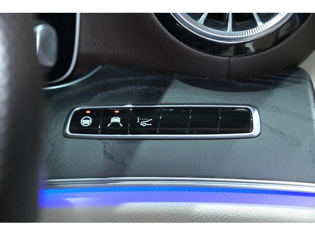 Eクラス E200 カブリオレ スポーツ 白革/シートヒーター/エアバランスPKG/BSM/HUD/純正HDDナビ/フルセグTV/全方位カメラ/カープレイ/アンビエントライト/ETC/ブルメスターサウンド/純正19インチAW/LEDライト(30枚目)