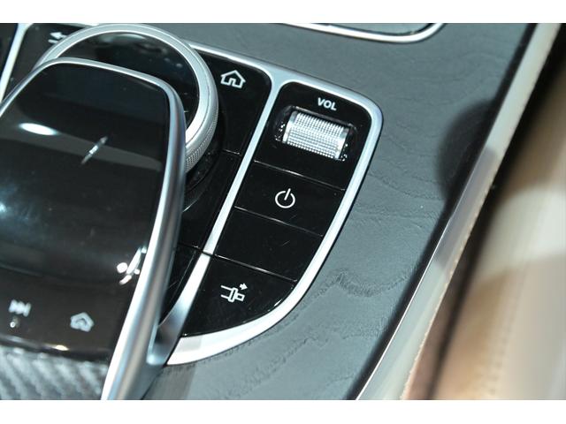 Eクラス E200 カブリオレ スポーツ 白革/シートヒーター/エアバランスPKG/BSM/HUD/純正HDDナビ/フルセグTV/全方位カメラ/カープレイ/アンビエントライト/ETC/ブルメスターサウンド/純正19インチAW/LEDライト(36枚目)