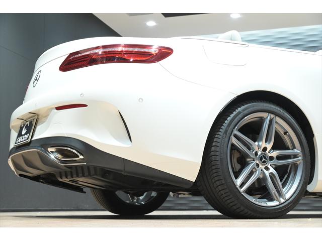 Eクラス E200 カブリオレ スポーツ 白革/シートヒーター/エアバランスPKG/BSM/HUD/純正HDDナビ/フルセグTV/全方位カメラ/カープレイ/アンビエントライト/ETC/ブルメスターサウンド/純正19インチAW/LEDライト(54枚目)