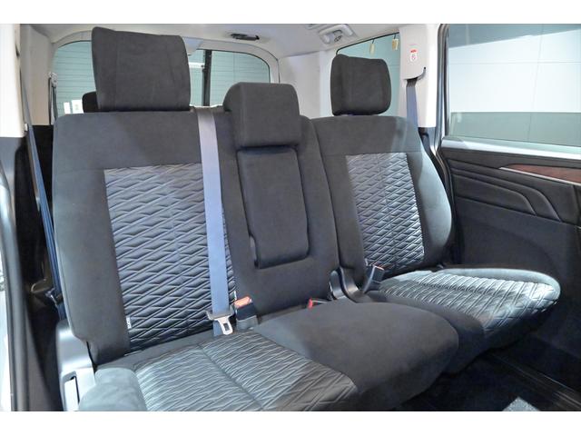 デリカＤ：５ Ｐ　ブラックアウト／ワンオ－ナ－／新品ＡＷ／新品ＢＦＧ　ＡＴ／バンパーガード／リアラダー／ルーフキャリア／ＢＩＧ－Ｘナビ／社外グリル／ＢＳＭ／ＥＴＣ２．０／シートヒーター／オートステップ／全方位カメラ（20枚目）