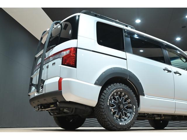 デリカＤ：５ Ｐ　ブラックアウト／ワンオ－ナ－／新品ＡＷ／新品ＢＦＧ　ＡＴ／バンパーガード／リアラダー／ルーフキャリア／ＢＩＧ－Ｘナビ／社外グリル／ＢＳＭ／ＥＴＣ２．０／シートヒーター／オートステップ／全方位カメラ（57枚目）