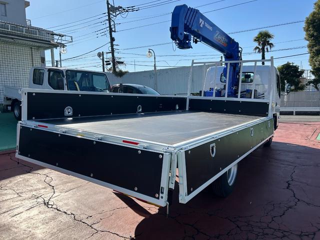 キャンター 　３．０ＤＥ－ＴＢワイド超ロング５段クレーンタダノ製２．９３ｔ吊３．２ｔ積載　ロープ穴３対　転倒安全警報装置　ラジコン付　ブーム、アウトリガー未格納警告　サイドマーカー灯　液晶メーター　坂道発進補助装置（8枚目）