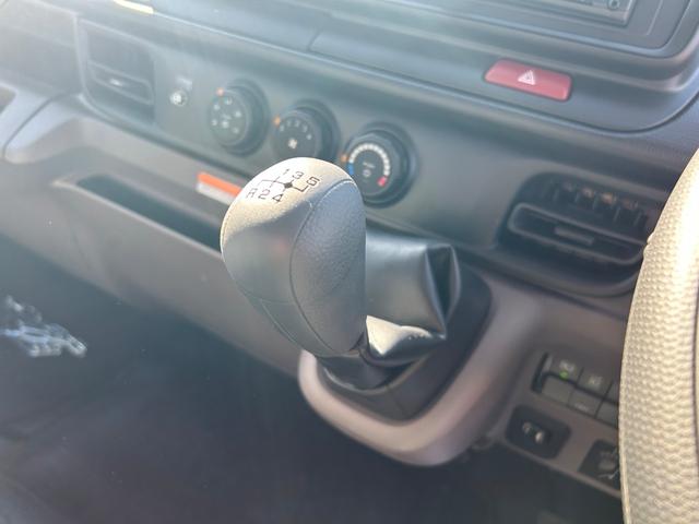 キャンター 　３．０ＤＥ－ＴＢワイド超ロング５段クレーンタダノ製２．９３ｔ吊３．２ｔ積載　ロープ穴３対　転倒安全警報装置　ラジコン付　ブーム、アウトリガー未格納警告　サイドマーカー灯　液晶メーター　坂道発進補助装置（19枚目）