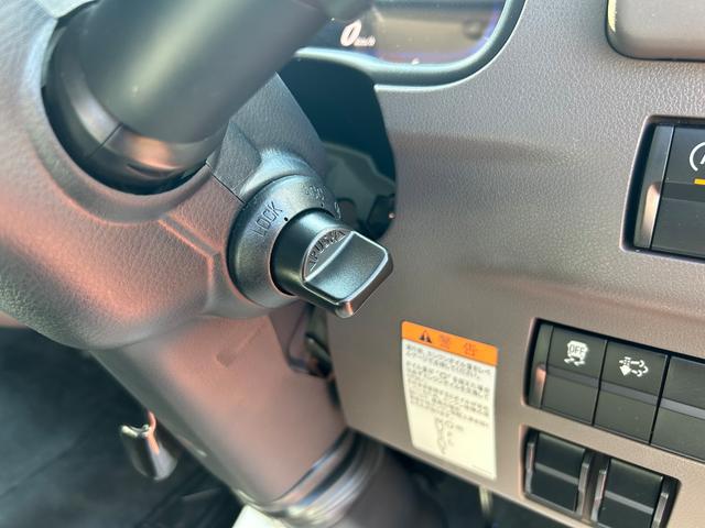 キャンター 　３．０ＤＥ－ＴＢワイド超ロング５段クレーンタダノ製２．９３ｔ吊３．２ｔ積載　ロープ穴３対　転倒安全警報装置　ラジコン付　ブーム、アウトリガー未格納警告　サイドマーカー灯　液晶メーター　坂道発進補助装置（21枚目）