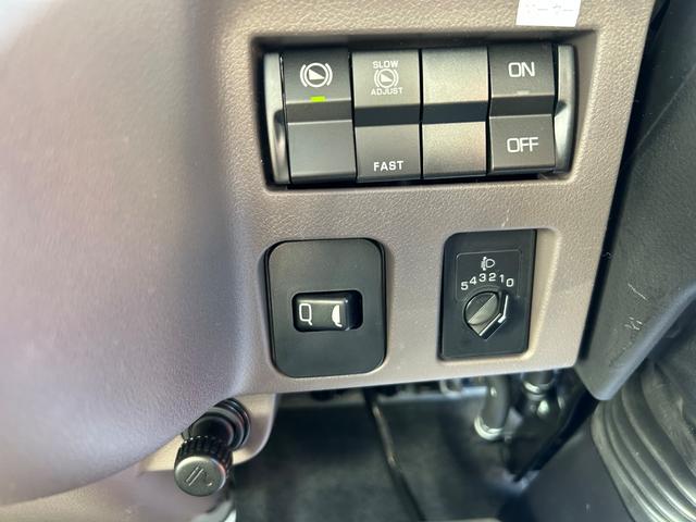 キャンター 　３．０ＤＥ－ＴＢワイド超ロング５段クレーンタダノ製２．９３ｔ吊３．２ｔ積載　ロープ穴３対　転倒安全警報装置　ラジコン付　ブーム、アウトリガー未格納警告　サイドマーカー灯　液晶メーター　坂道発進補助装置（23枚目）