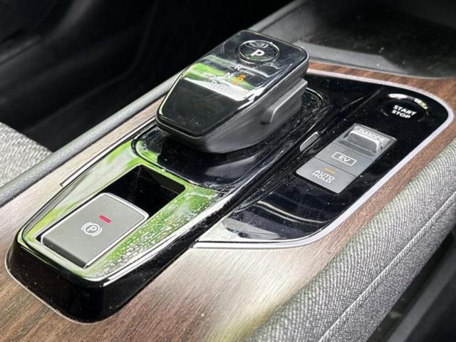 オーラ ４ＷＤ　Ｇ　ＦＯＵＲ　ＢＯＳＥ／保証書／純正　ＳＤナビ／インテリジェントルームミラー／衝突安全装置／シートヒーター／全方位モニター／車線逸脱防止支援システム／シート　ハーフレザー／プロパイロット　衝突被害軽減システム（17枚目）