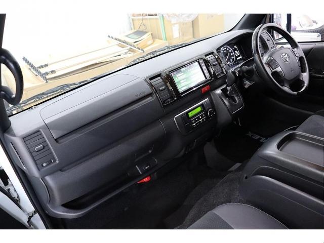 ハイエースバン スーパーGL ダークプライムII FLEXオリジナルフロントスポイラー/FLEXオリジナルリアスポイラー/アルティメットLEDテールランプ/ドライブレコーダー/トヨタ純正ナビ/デジタルインナーミラー/パノラミックビューモニター(15枚目)