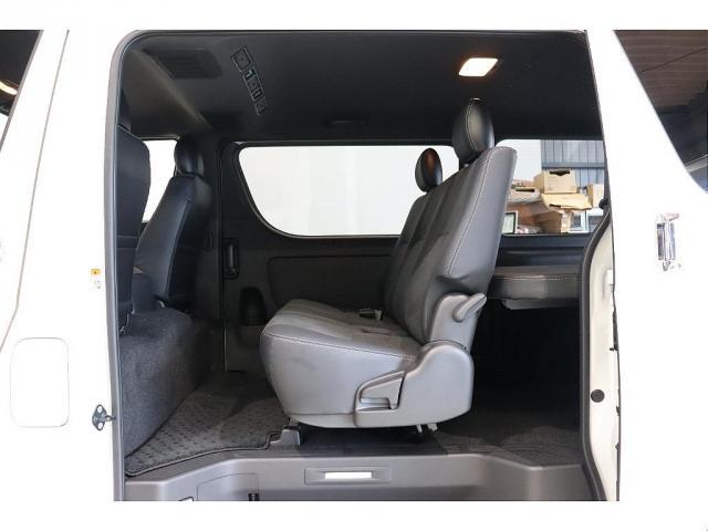 ハイエースバン ロングスーパーGL ダークプライムS FLEXオリジナルフロントスポイラー/FLEXオリジナルオーバーフェンダー/カロッツェリア7インチ SDフルセグナビ/ビルトインETC2.0/FLEXオリジナルType2ベッドキット/寒冷地仕様(18枚目)