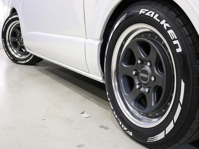 ハイエースバン 　ＦＬＥＸオーバーフェンダー／社外フロントリップ／アルパインＢＩＧＸ／フリップダウンモニター／クルーズコントロール／ベッドキット／ドライブレコーダー／２０００ｗインバーター／リン酸鉄ツインバッテリー（4枚目）