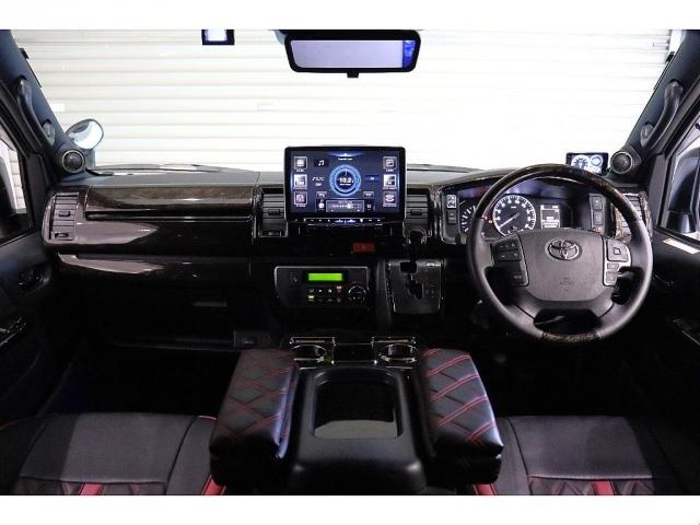ハイエースバン 　ＦＬＥＸオーバーフェンダー／社外フロントリップ／アルパインＢＩＧＸ／フリップダウンモニター／クルーズコントロール／ベッドキット／ドライブレコーダー／２０００ｗインバーター／リン酸鉄ツインバッテリー（12枚目）