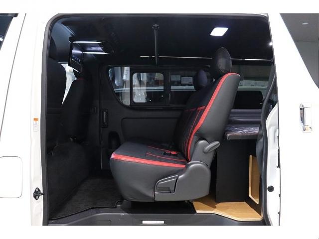 ハイエースバン 　ＦＬＥＸオーバーフェンダー／社外フロントリップ／アルパインＢＩＧＸ／フリップダウンモニター／クルーズコントロール／ベッドキット／ドライブレコーダー／２０００ｗインバーター／リン酸鉄ツインバッテリー（18枚目）