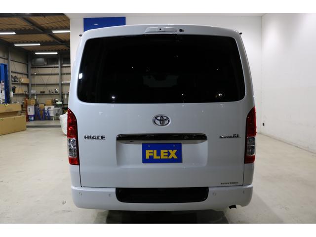 ハイエースバン 　ＦＬＥＸオーバーフェンダー／社外フロントリップ／アルパインＢＩＧＸ／フリップダウンモニター／クルーズコントロール／ベッドキット／ドライブレコーダー／２０００ｗインバーター／リン酸鉄ツインバッテリー（25枚目）