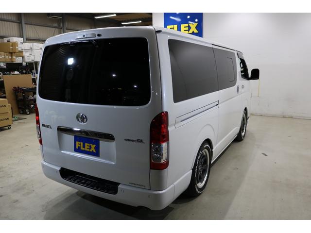 ハイエースバン 　ＦＬＥＸオーバーフェンダー／社外フロントリップ／アルパインＢＩＧＸ／フリップダウンモニター／クルーズコントロール／ベッドキット／ドライブレコーダー／２０００ｗインバーター／リン酸鉄ツインバッテリー（26枚目）