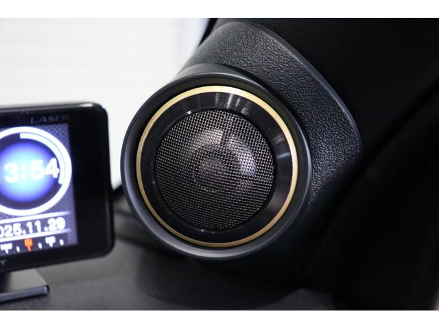 ハイエースバン 　ＦＬＥＸオーバーフェンダー／社外フロントリップ／アルパインＢＩＧＸ／フリップダウンモニター／クルーズコントロール／ベッドキット／ドライブレコーダー／２０００ｗインバーター／リン酸鉄ツインバッテリー（31枚目）