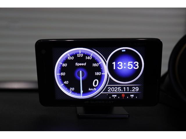 ハイエースバン 　ＦＬＥＸオーバーフェンダー／社外フロントリップ／アルパインＢＩＧＸ／フリップダウンモニター／クルーズコントロール／ベッドキット／ドライブレコーダー／２０００ｗインバーター／リン酸鉄ツインバッテリー（32枚目）