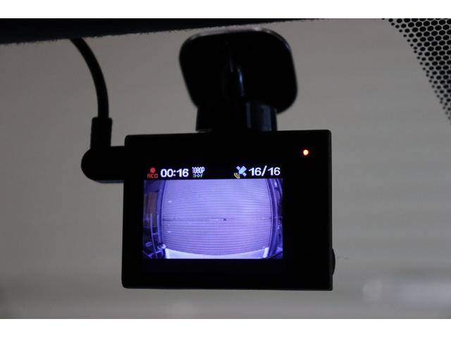 ハイエースバン 　ＦＬＥＸオーバーフェンダー／社外フロントリップ／アルパインＢＩＧＸ／フリップダウンモニター／クルーズコントロール／ベッドキット／ドライブレコーダー／２０００ｗインバーター／リン酸鉄ツインバッテリー（33枚目）