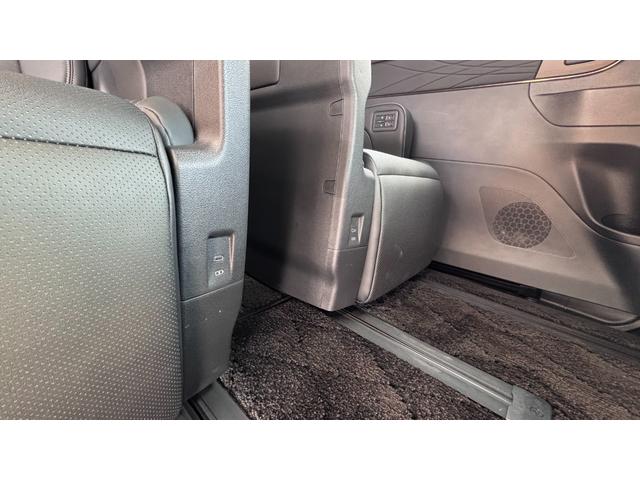 アルファード Z ガソリン4WD トヨタチームメイト アドバンスパーク+パーキングブレーキ+アドバンストドライブ 2列目エグゼティブシート ユニバーサルステップ フルセグTV 前後ドライブレコーダー(26枚目)