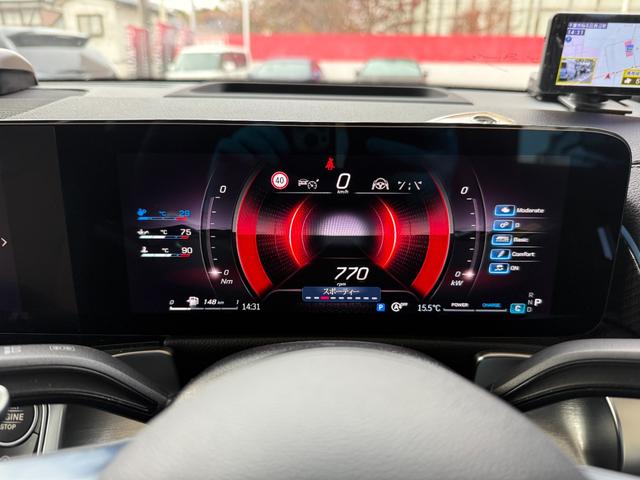 ＧＬＢ ＧＬＢ３５　４マチック　ＧＬＢ３５　４マチック（ＢＳＧ搭載モデル）／アドバンスドＰＫＧ／パノラミックサンルーフ／ブルメスターサウンド／ヘッドアップディスプレイ／純正ドラレコ／（13枚目）