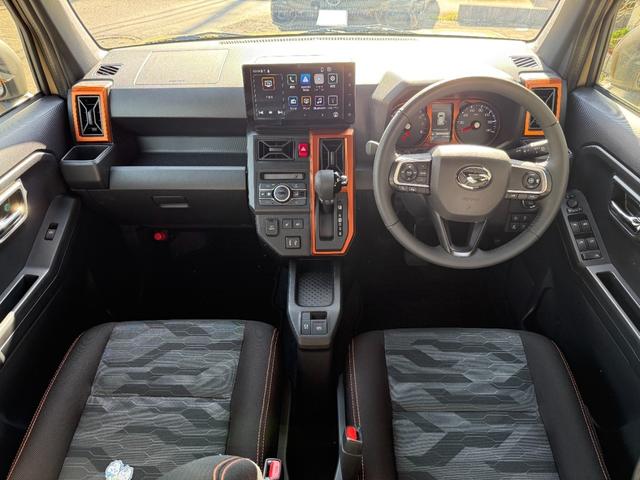 タフト Ｇターボ　カスタム車両／衝突軽減装置／ガラスルーフ／シートヒーター／ＬＥＤライト／レーダークルーズ／バックカメラ／ディスプレイオーディオナビ／Ｃａｒ　Ｐｌａｙ対応／フルセグＴＶ／サンドベージュメタリック（2枚目）