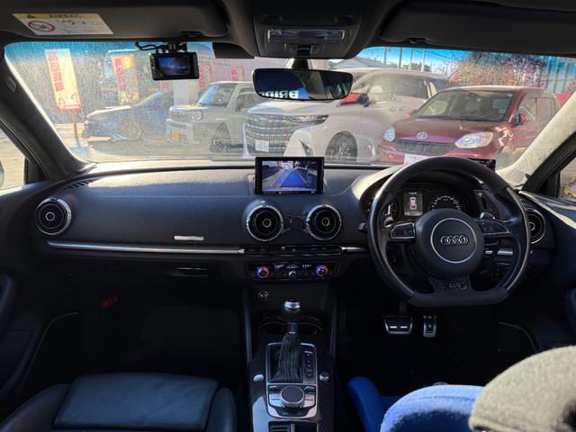 ＲＳ３スポーツバック ベースグレード　ＢＲＩＤＥシート／社外マフラー／社外車高調／社外ブレーキ／社外１８インチホイール／チューニングシステム／純正ナビ／ＡＣＣ／ＢＳＭ／ＬＥＤライト／バックカメラ／サンルーフ／バングアンドオルフセン（2枚目）