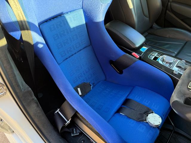 ＲＳ３スポーツバック ベースグレード　ＢＲＩＤＥシート／社外マフラー／社外車高調／社外ブレーキ／社外１８インチホイール／チューニングシステム／純正ナビ／ＡＣＣ／ＢＳＭ／ＬＥＤライト／バックカメラ／サンルーフ／バングアンドオルフセン（7枚目）