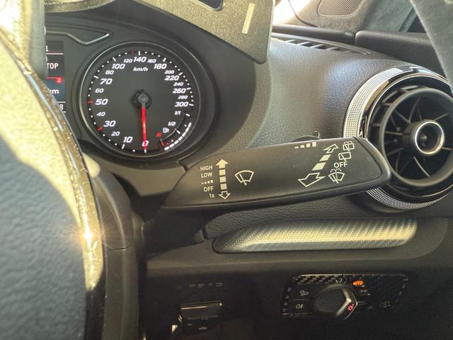 ＲＳ３スポーツバック ベースグレード　ＢＲＩＤＥシート／社外マフラー／社外車高調／社外ブレーキ／社外１８インチホイール／チューニングシステム／純正ナビ／ＡＣＣ／ＢＳＭ／ＬＥＤライト／バックカメラ／サンルーフ／バングアンドオルフセン（13枚目）