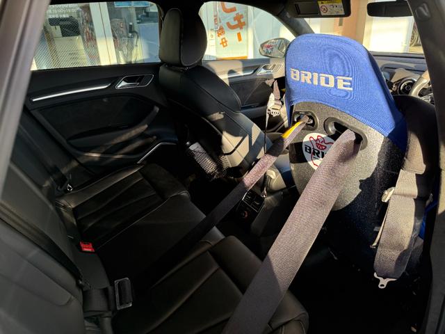 ＲＳ３スポーツバック ベースグレード　ＢＲＩＤＥシート／社外マフラー／社外車高調／社外ブレーキ／社外１８インチホイール／チューニングシステム／純正ナビ／ＡＣＣ／ＢＳＭ／ＬＥＤライト／バックカメラ／サンルーフ／バングアンドオルフセン（31枚目）