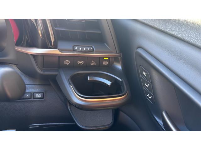 クラウンスポーツ RS PHEV パノラマルーフ デジタルインナーミラー フルセグTV(走行中視聴可)サイドバイザー HDMI入力端子 ホイールロックボルト ラゲージソフトトレイ インテリアイルミネーション(ホワイト)(8枚目)